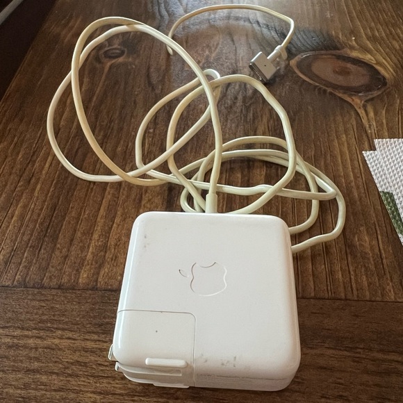 MacBook Air 2015 11-inch - Picture 8 of 16